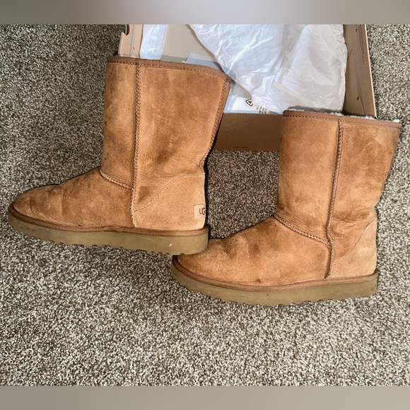 Women’s UGG BOOT CLASSIC SHORT - Picture 5 of 7